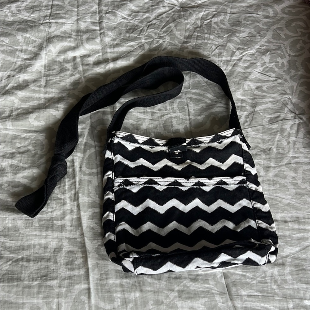 Thirty One Chevron Black and White Shoulder Bag